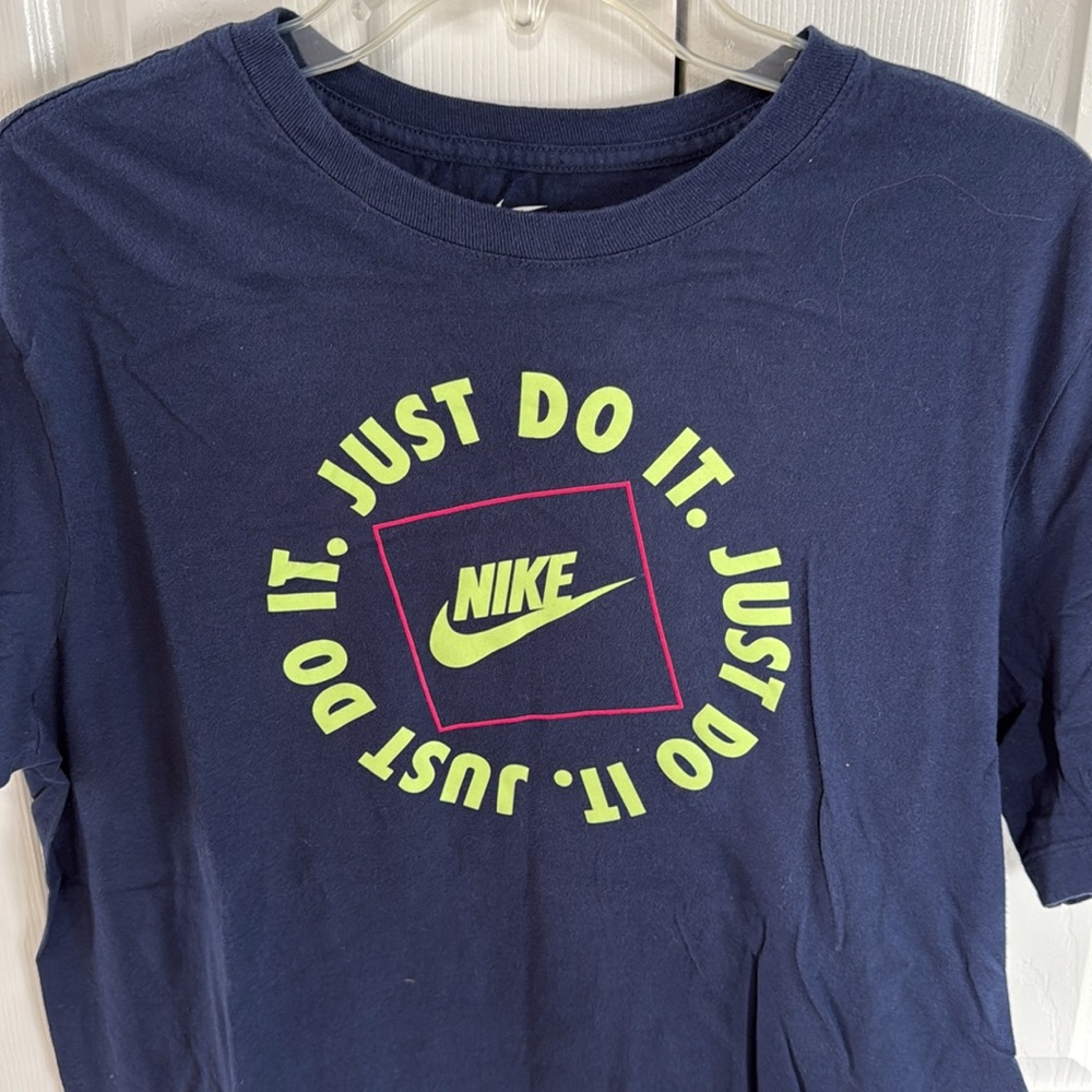 NIKE Unisex "Just Do It" Navy Blue/Lime Green/ Raspberry Tee- Great Condition- L